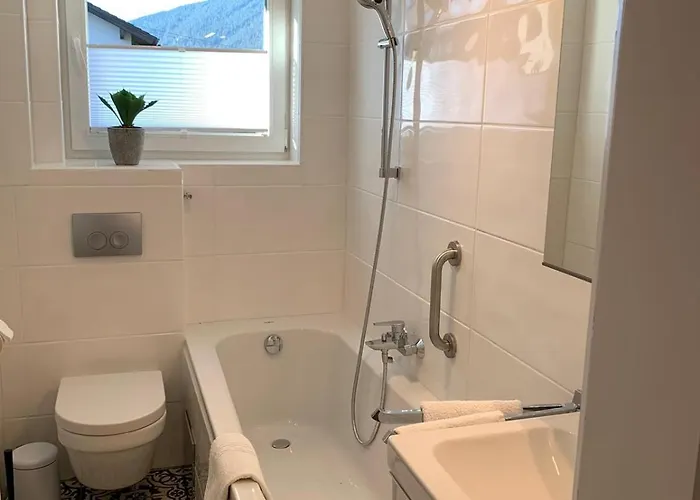 Dorfappartements Allee 11 *